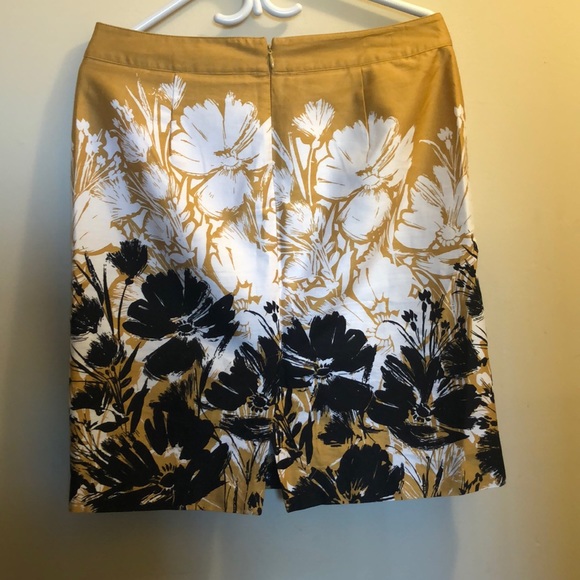 A31- Van Heusen skirt - Picture 4 of 9